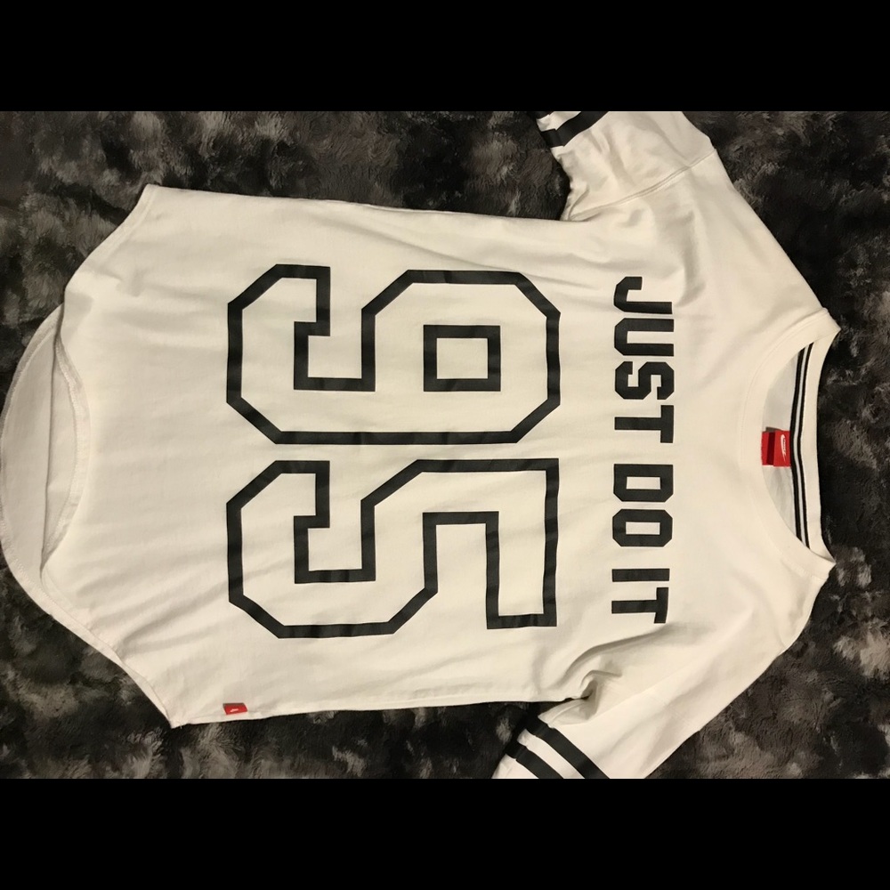 Nike tee